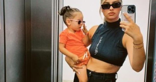 Irina Deaconescu, mesaj dur pentru cei deranjați de urletele copiilor din avion: „Nu-l poți trimite cu pluta pe apă