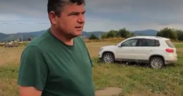 Un fermier brașovean a oprit un râu pentru a-și uda culturile