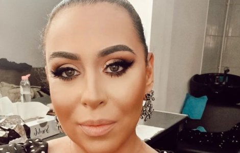 Oana Roman, luată peste picior de un internaut. Care a fost reacția vedetei: „Nu-ți mai permite, tot grasă și urâtă ești”