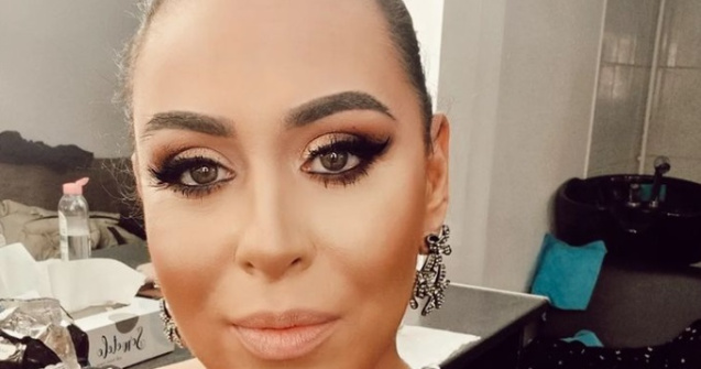 Oana Roman, luată peste picior de un internaut. Care a fost reacția vedetei: „Nu-ți mai permite, tot grasă și urâtă ești”