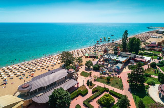 Turiștii rom&acirc;ni aleg Bulgaria &icirc;n locul litoralului rom&acirc;nesc. Fac economie chiar și de 600 de euro