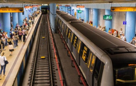 Bărbat de 43 de ani, prins de polițiști după 4 tâlhării în metrou, toate în aceeași zi. Le smulgea femeilor bijuteriile și o lua la fugă