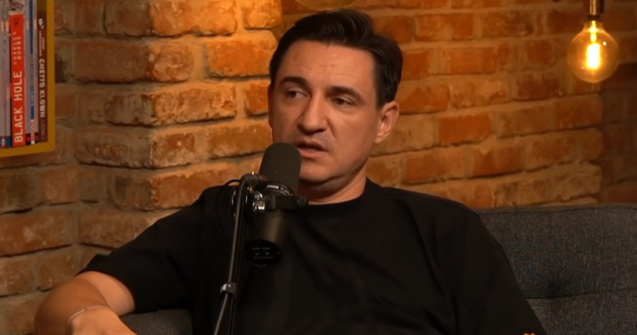 Un alt video cu George Buhnici a devenit viral pe Internet. Jurnalistul a luat peste picior o femeie săracă: „Mâncând o merdenea”