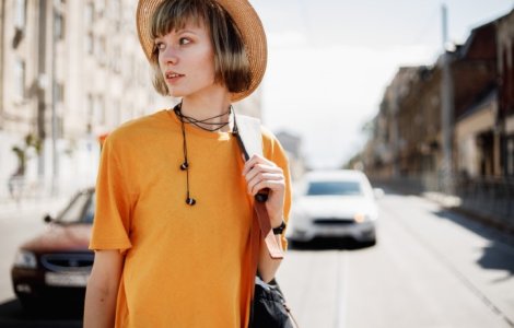 Cele mai bune tricouri pentru femei- ce culori trebuie să alegi?