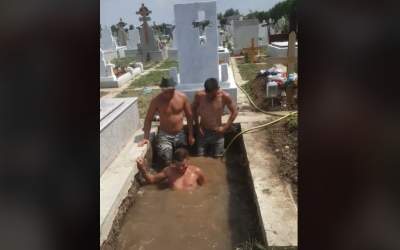 VIDEO Trei bărbați și-au...