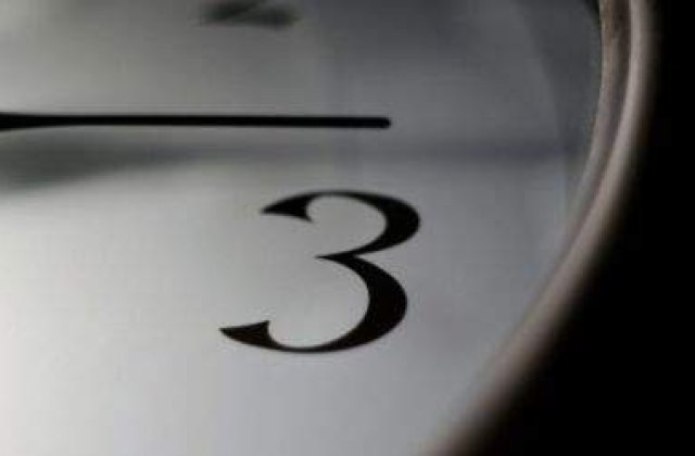 Salariatii cu norma intreaga romani au lucrat cele mai multe ore din Europa in 2013