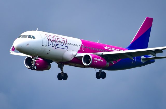 Wizz Air angajează &icirc;nsoțitori de bord. Unde vor avea loc sesiunile de recrutare