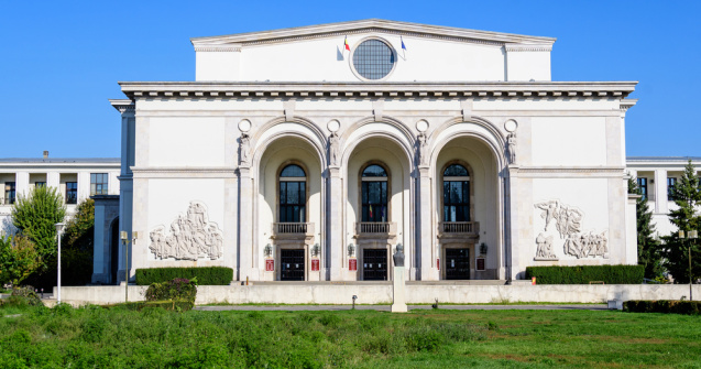 Un incendiu a izbucnit la Opera Națională București