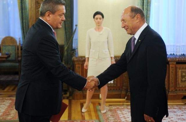 Basescu, lui Rus: Am informatii despre acte de coruptie la contractarea Comarnic-Brasov