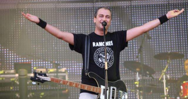 Zob si I&#39;m the Trip, in deschiderea concertului Billy Idol