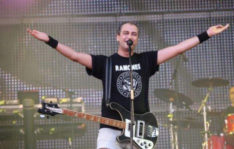 Zob si I'm the Trip, in deschiderea concertului Billy Idol