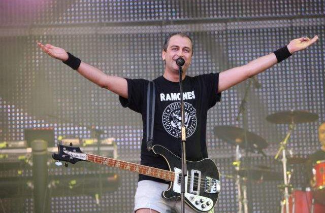 Zob si I'm the Trip, in deschiderea concertului Billy Idol