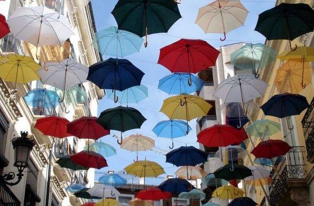 Ce nu stiai despre UMBRELA: Lucruri mai putin cunoscute despre obiectul indispensabil in zilele ploioase