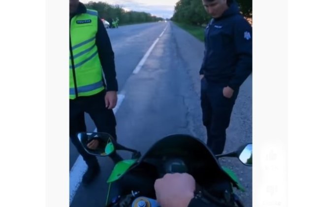Un motociclist s-a ales cu dosar penal după ce a vrut să facă selfie cu &bdquo;Lupul de la Rutieră&rdquo;, &icirc;n Brașov 