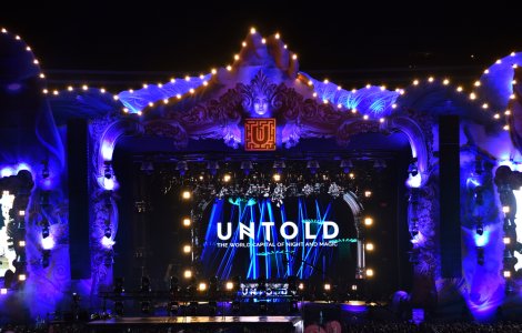 Untold a ajuns la final. Bilanțul incidentelor: bătaie ca-n filme, festivalieri prinși cu substanțe interzise și o tânără luată cu targa