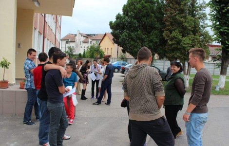 MITA la Bacalaureat: Doi inspectori si o profesoara, retinuti