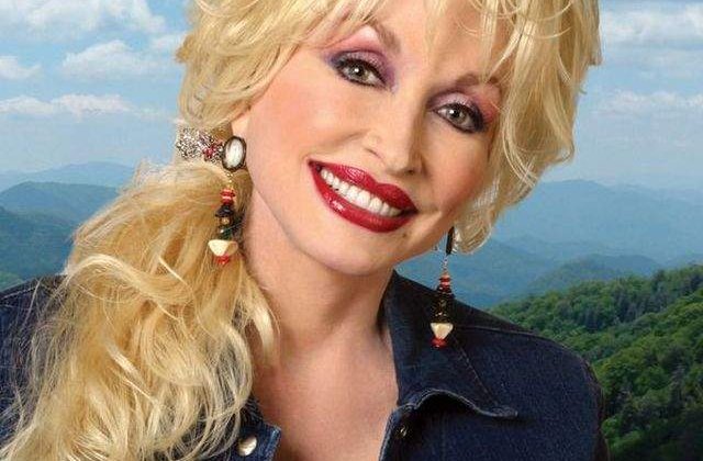 [VIDEO] Dolly Parton, acuzata ca a facut playback la Festivalul Glastonbury