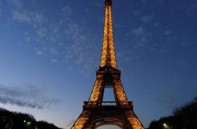 [FOTO] Cum arata "fratele mai mic" al Turnului Eiffel