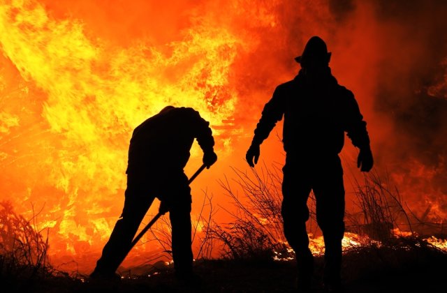 Rom&acirc;nia trimite pompieri &icirc;n Franța pentru a ajuta la stingerea incendiilor