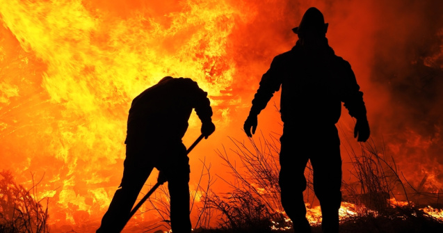 România trimite pompieri în Franța pentru a ajuta la stingerea incendiilor