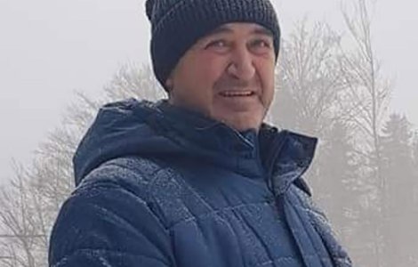 Patron din Gura Humorului, arestat preventiv după ce a ținut un copil de 11 ani dezbrăcat în frig și l-a stropit cu apă pentru a-l face să mărturisească un furt
