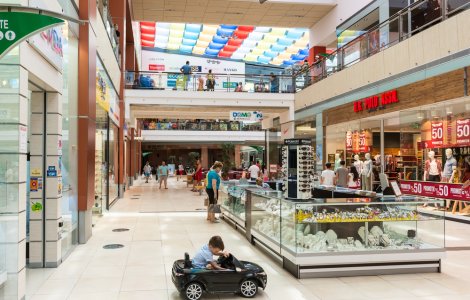 Alertă cu bombă la mall-ul din Constanţa. Clădirea a fost evacuată de urgență