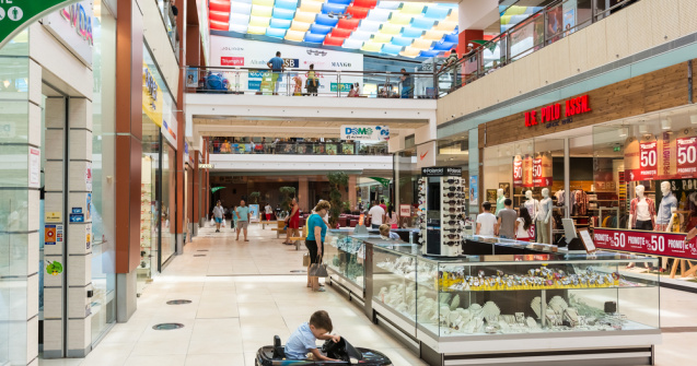 Alertă cu bombă la mall-ul din Constanţa. Clădirea a fost evacuată de urgență