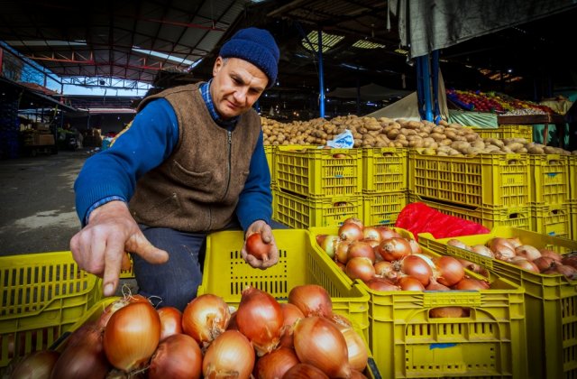 Ceapa din farfuriile noastre vine din Olanda; producătorii rom&acirc;ni nu mai fac față concurenței. &bdquo;Ar trebui să nu mai aducem nimic din afară&rdquo; 