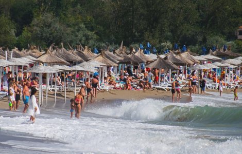 Noua ediție a programului „Litoralul pentru toți”. Cât costă o noapte de cazare