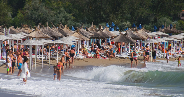 Noua ediție a programului „Litoralul pentru toți”. Cât costă o noapte de cazare