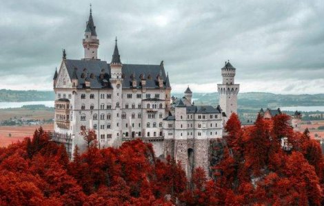  Top  O cladire din Romania, in TOP 10 cele mai frumoase castele din LUME!