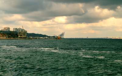 Pete imense de poluare în...