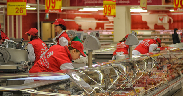 Produsele alimentare de bază s-au scumpit cu 20%. Cât costă ouăle și lactatele