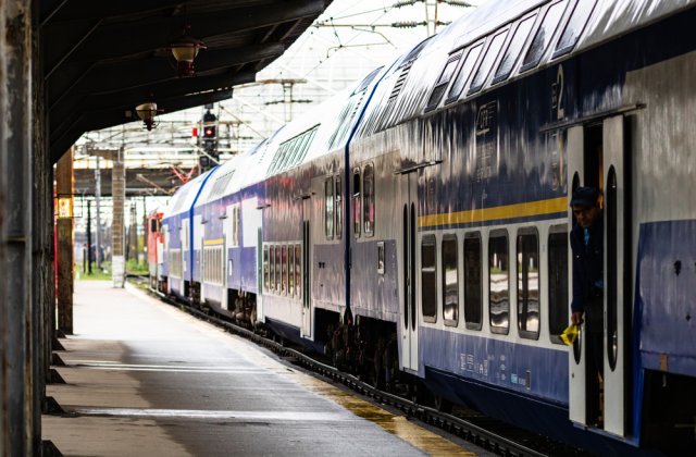 CFR vrea trenuri care prind 200 km/h, deși nu se poate circula pe nicio linie cu asemenea viteză 