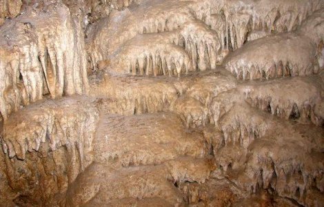  Top  Destinatii exceptionale din Romania: Cele mai spectaculoase pesteri din tara noastra