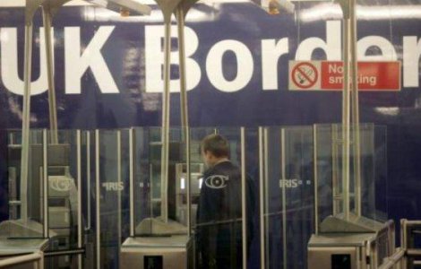 Britanicii vor sa reduca numarul imigrantilor din Romania si Bulgaria