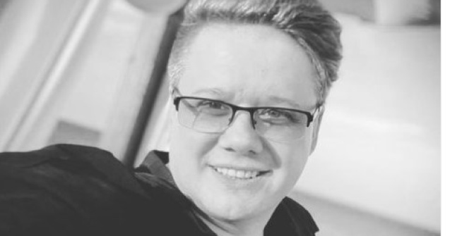 Fuego împlinește astăzi 46 de ani! Ce mesaj emoționant le-a transmis cântărețul fanilor săi: „Nu mă cred un star anume”