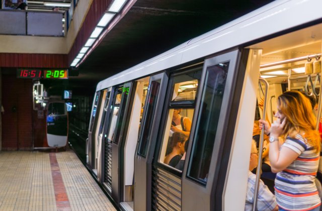 Primele explicații ale Metrorex despre reducerea vitezei &icirc;ntre stațiile Piața Romană și Piața Victoriei: &bdquo;Mulțumim călătorilor pentru &icirc;nțelegere&rdquo;