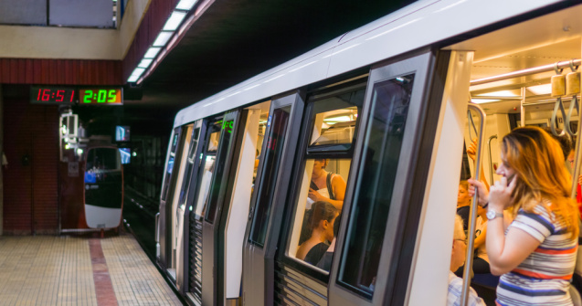 Primele explicații ale Metrorex despre reducerea vitezei între stațiile Piața Romană și Piața Victoriei: „Mulțumim călătorilor pentru înțelegere”