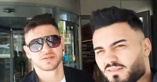 Jador și Bogdan Mocanu și-au lăsat fanii mască. Imaginile cu cei doi prieteni care au devenit virale pe Internet: „S-a scumpit benzina”