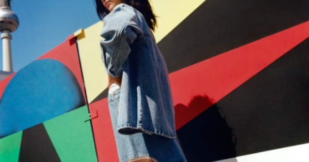 Colecția vestimentară care îmbină încrederea și puterea pieselor vestimentare