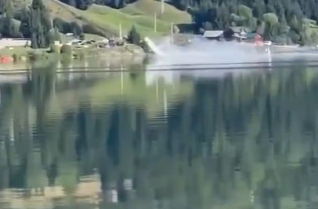 VIDEO Un avion de mici dimensiuni a căzut &icirc;n lacul Colibița. Pilotul a murit