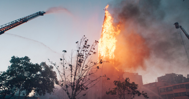 O biserică din Constanţa a luat foc chiar în timpul slujbei