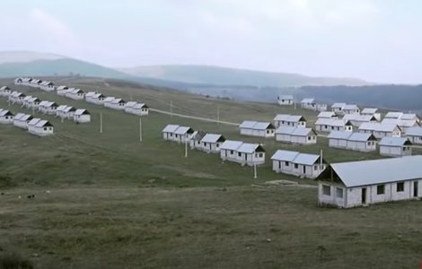 Ce s-a întâmplat cu casele de 250 de euro din satul Rotunda. Pierdere pentru unii proprietari, câștig pentru alții