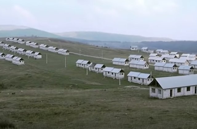 Ce s-a &icirc;nt&acirc;mplat cu casele de 250 de euro din satul Rotunda. Pierdere pentru unii proprietari, c&acirc;știg pentru alții