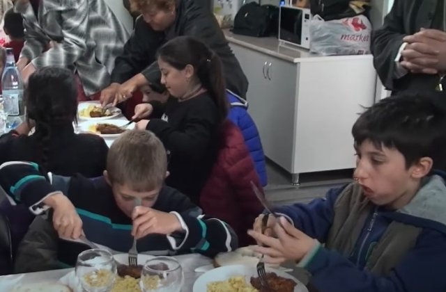 Programul &bdquo;Masa Caldă&rdquo; &icirc;ncepe cu &icirc;nt&acirc;rziere. Banii au fost alocați de Guvern, dar lipsesc normele de aplicare