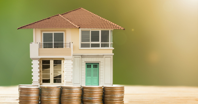 Creşterea impozitelor pe case şi apartamente se amână pentru un an de zile