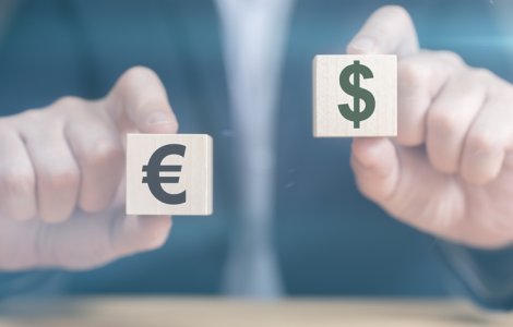 Dolarul a înregistrat un nou maxim din ultimii 20 de ani