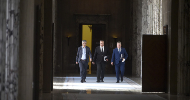 Guvernul se reunește în ședință pentru a aproba ordonanța privind energia