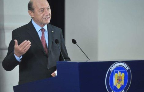Basescu cheama Guvernul la consultari pe tema reducerii CAS